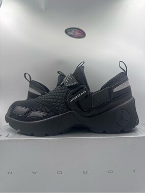 Nike Air Jordan Trunner LX Triple Black BRAND NEW Size 10.5 Women